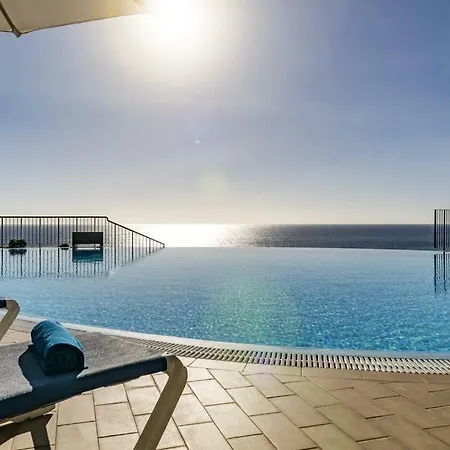 Formosa - Infinity Pool * フンシャル